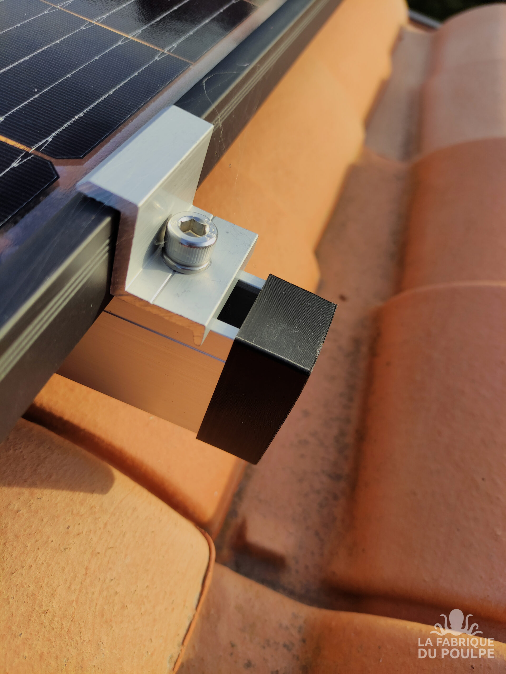 embout de terminaison pour rail photovoltaique NEWSUNPOWER